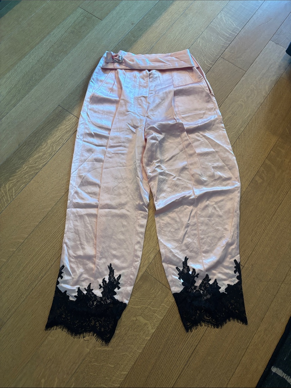 High-Waist Cropped Pink Pants with Black Lace Trim